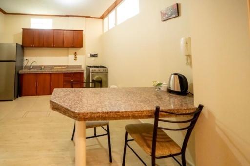 Tourist House Suites 2 Отавало Екстер'єр фото